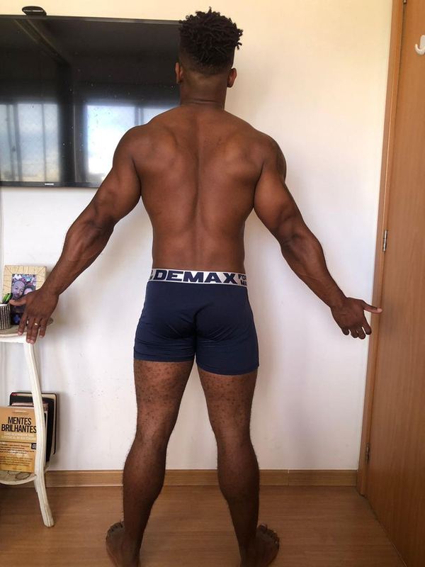 Aluno depois do acompanhamento, vista posterior